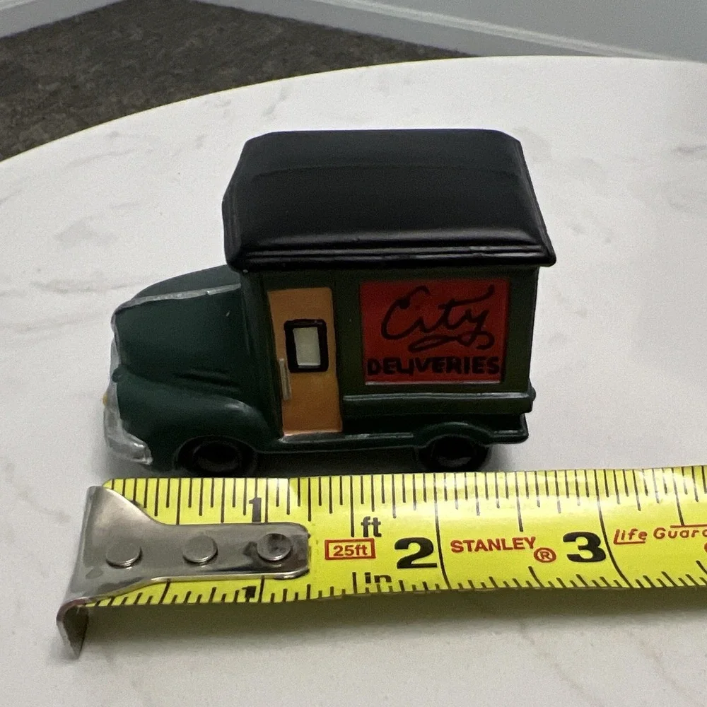 Dept 56‎ Heritage Village Collection Automobiles  #59641 Replacement Car